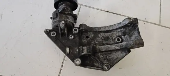 Volkswagen Touran I Generator/alternator bracket 9650034280