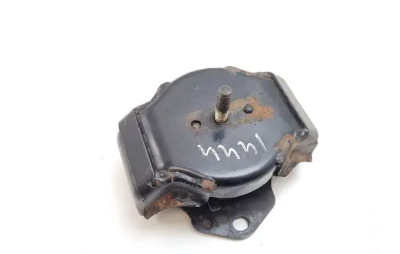 Mitsubishi Pajero Engine mount bracket