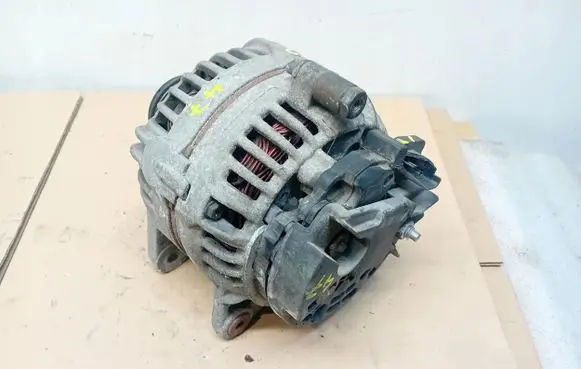 Nissan Qashqai Generator/alternator 0124525140