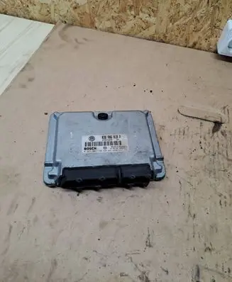 Volkswagen PASSAT B5 Engine control unit/module 038906018P 0281001720 28SA3664