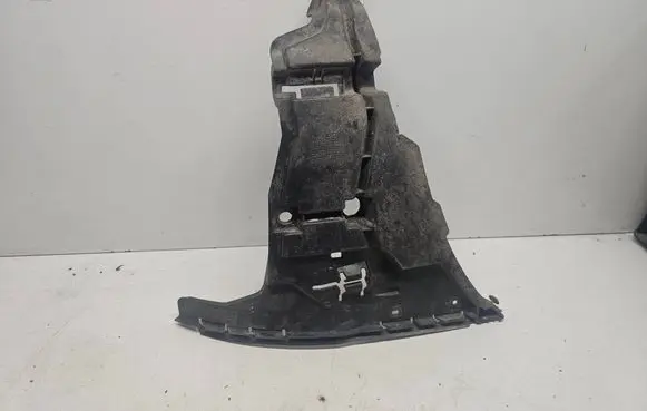 Volvo S60 Front bumper mounting bracket 08693182