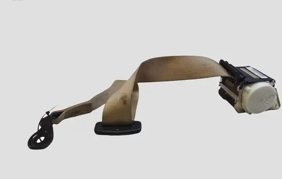 Mercedes-Benz C W204 Middle seatbelt (rear) 33056431A