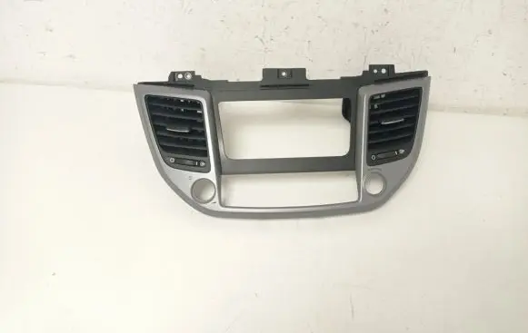 Hyundai Tucson TL Dash center air vent grill 84740D7800