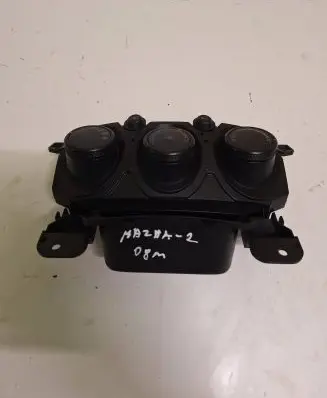 Mazda 2 Climate control unit DF7361190G