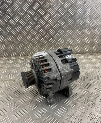 Audi A5 8T 8F Generator/alternator 04L903017A