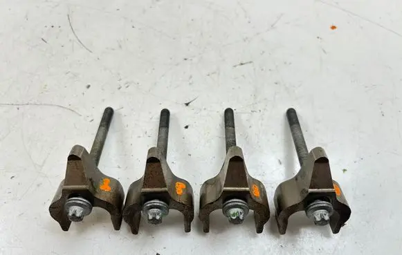 BMW 3 F30 F35 F31 Fuel Injector clamp holder 