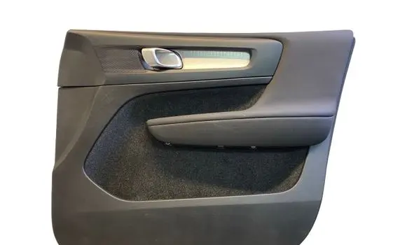 Volvo XC40 Front door card panel trim 32282669 4698932 670709609