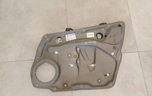 Mercedes-Benz A W169 Front door window regulator with motor A1697203079