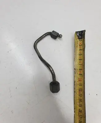 Fuel injector supply line/pipe