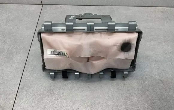 Nissan Juke I F15 Passenger airbag 0589P1000573