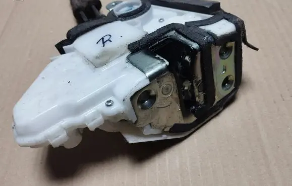 Honda Accord Front door lock 
