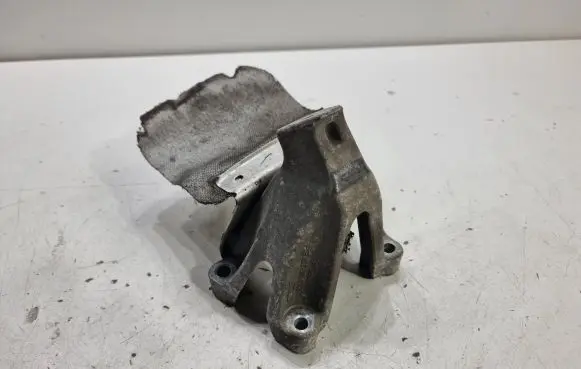 Audi A4 S4 B8 8K Engine mounting bracket 8K0199307BH