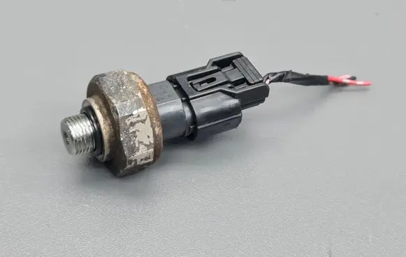 Air conditioning (A/C) pressure sensor