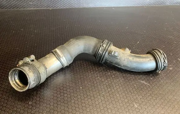 Volkswagen Transporter - Caravelle T5 Intercooler hose/pipe 7H0145955