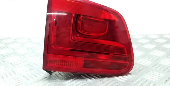 Volkswagen Tiguan Tailgate rear/tail lights 5N0945309
