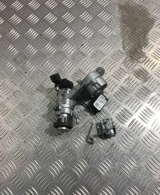 Opel Astra J Ignition lock 20939745