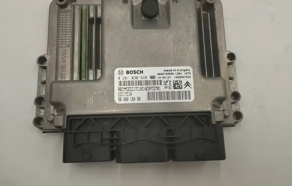 Peugeot 208 Engine control unit/module 0281030548 9666729580 9808016480