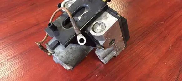 BMW 7 E38 ABS Pump 1163025