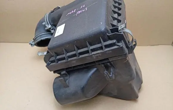 Toyota Prius+ (ZVW40) Air filter box 1781237030