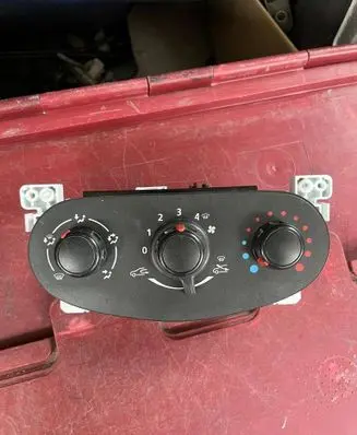 Dacia Dokker Climate control unit 1B1541300 5P3741700