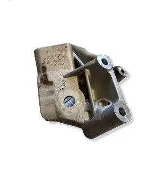 Volvo S90, V90 Engine mounting bracket 31430490
