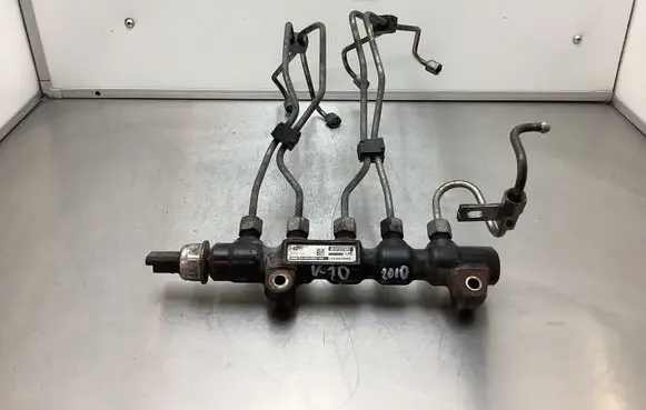 Volvo V70 Fuel main line pipe 9654592680