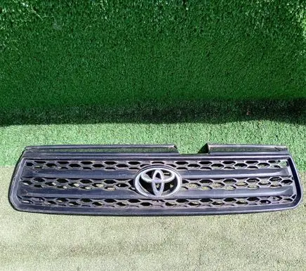Toyota RAV 4 (XA20) Front bumper upper radiator grill 0842342130 53111A2070