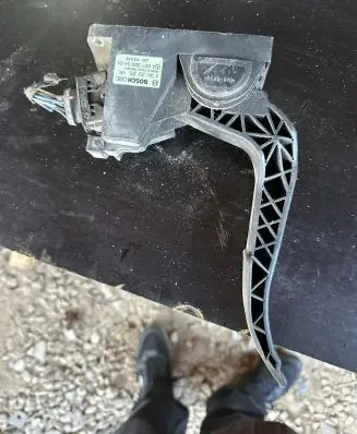 Mercedes-Benz Sprinter W901 W902 W903 W904 Accelerator throttle pedal A9013000404