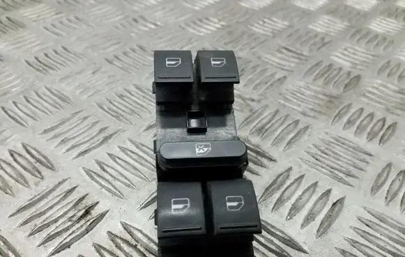 Volkswagen Golf Plus Electric window control switch 1K4959857B