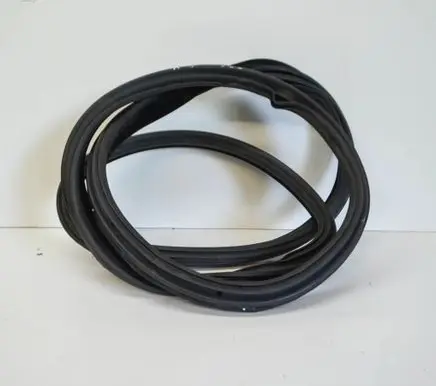 BMW 4 F36 Gran coupe Rubber seal rear door 7401893