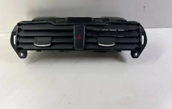 Ford Fusion II Dash center air vent grill