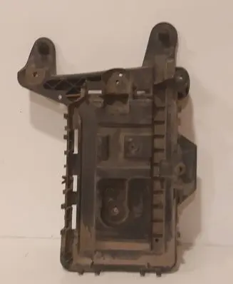 Volkswagen PASSAT B6 Battery tray 1K0915333