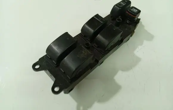 Toyota Corolla Verso AR10 Windscreen/window heater switch 