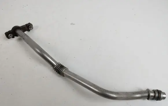 Coolant pipe/hose