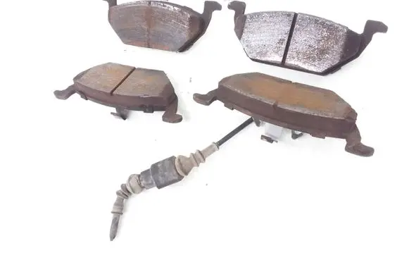 Volkswagen Golf IV Brake pads (front) 