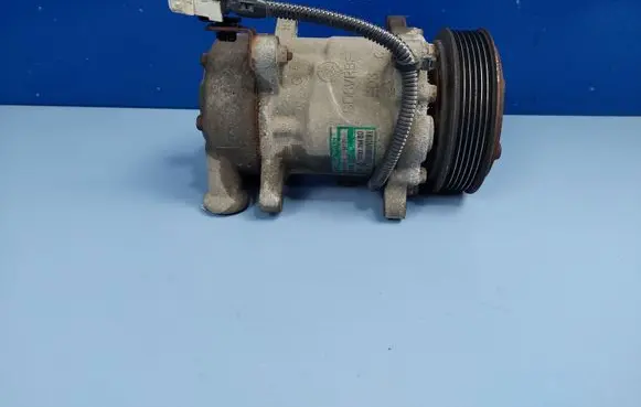 Peugeot 206 Air conditioning (A/C) compressor (pump) 9628239480