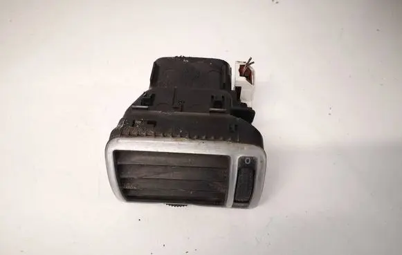 Volkswagen PASSAT B5.5 Dash center air vent grill 3B0819703D