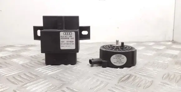 Audi TT TTS Mk2 Other control units/modules 8J0907601 011183 8J0907159