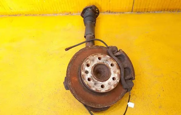 Mercedes-Benz Sprinter W907 W910 Front wheel hub spindle knuckle A9073205801