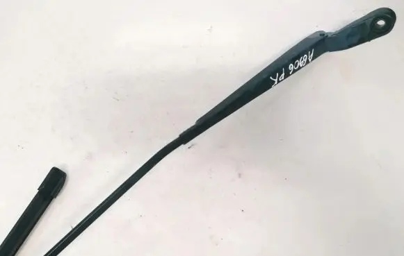 Volkswagen Polo IV 9N3 Front wiper blade arm 6q2955409c