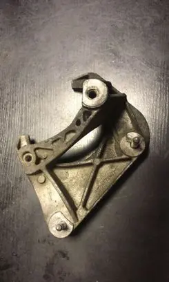 BMW 7 E65 E66 Engine mounting bracket 6758427