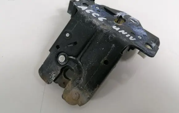Audi A6 S6 C6 4F Tailgate/trunk/boot lock/catch/latch 8P4827505B