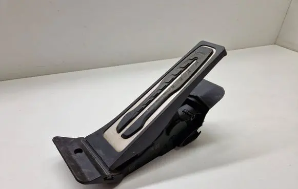 BMW i4 Accelerator throttle pedal 6889821