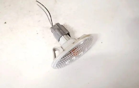 Mazda 5 Front fender indicator light p2829