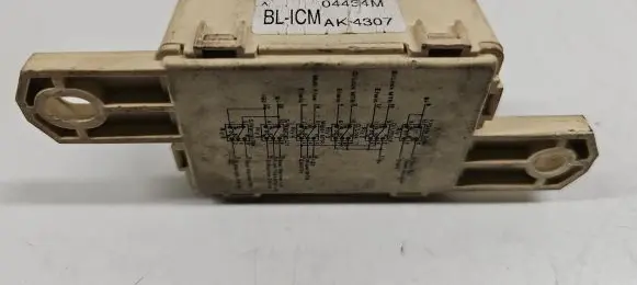 KIA Sorento Fuse module