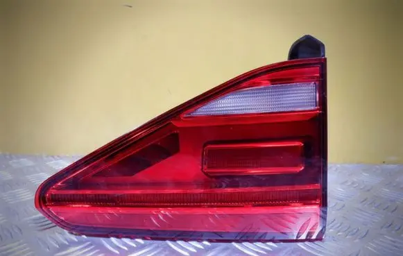 Volkswagen Touran II Tailgate rear/tail lights 5TA945093