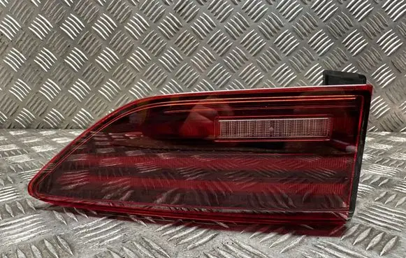 Volkswagen Golf VIII Tailgate rear/tail lights 5H0945093H 11724 LF48377