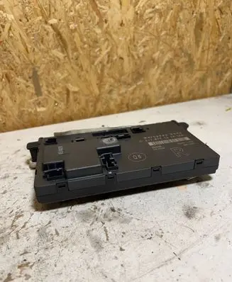 Mercedes-Benz E W211 Door control unit/module 2118701226 00401702
