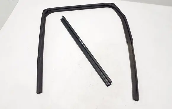 Dacia Duster II Rubber seal rear door 823310904R