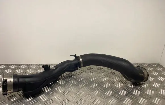 BMW 5 F10 F11 Intercooler hose/pipe 4735270 473527002